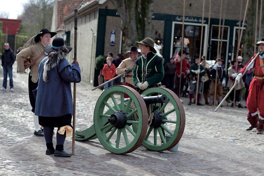 Bourtange: Fortress Museum Entry Ticket - Historic cannons and the feel of an active fortress