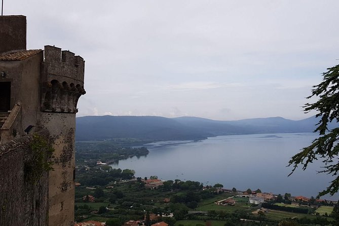 Bracciano: Odescalchi-Orsini ancient Castle Tour with Lunch - Lunch beside Lake Bracciano