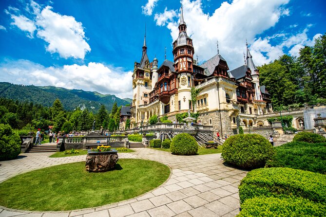 Bran Castle, Peles Castle and Brasov from Bucharest - Brasov gives the day its human scale
