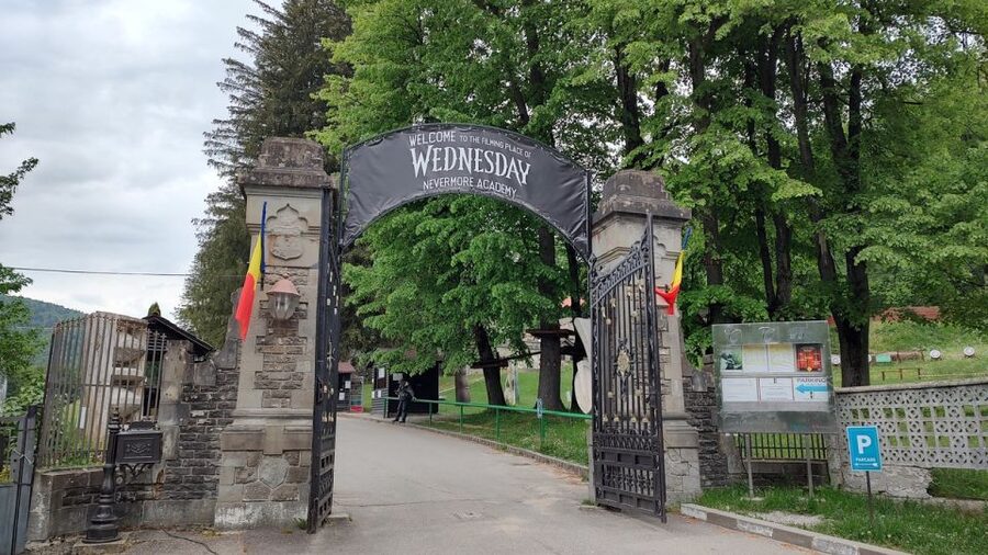 Brasov: Bran, Peles and Cantacuzino Castles Day Tour - Peleș Castle: Romania’s grand royal stop