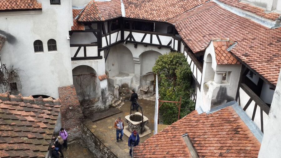 Brasov: Peles Castle, Bran Castle & Rasnov Fortress Day Tour - Peleș Castle and Sinaia Monastery