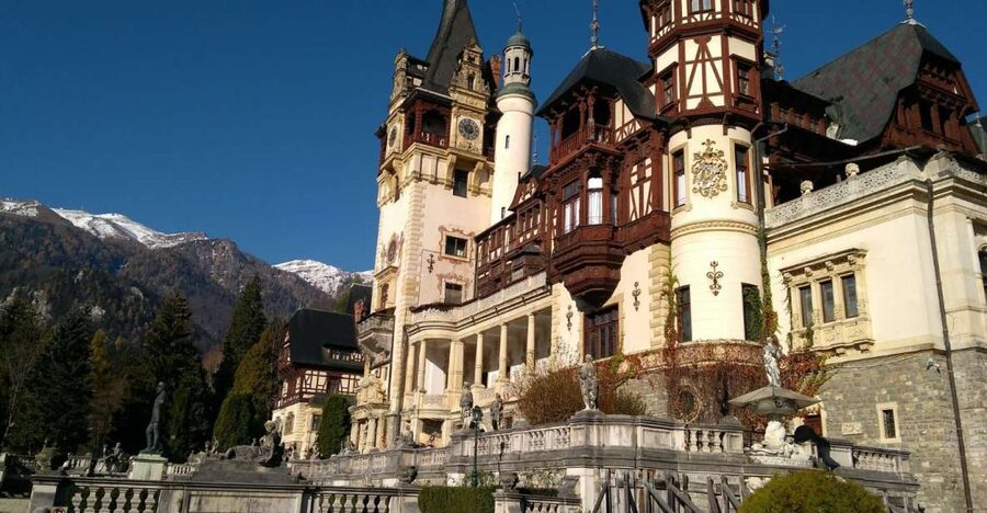 Brasov: Peles Castle, Bran Castle & Rasnov Fortress Day Tour - Romanian food in Bran village
