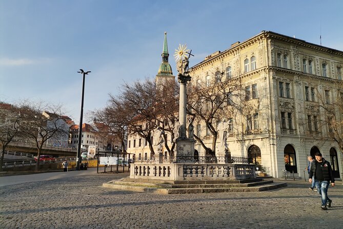 Bratislava City & Castle Walking Tour with Sebastian in English - Up to Bratislava Castle for the big view