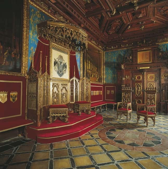 Bratislava: DayTrip: Castles around Vienna +underground lake - Seegrotte and the boat ride underground