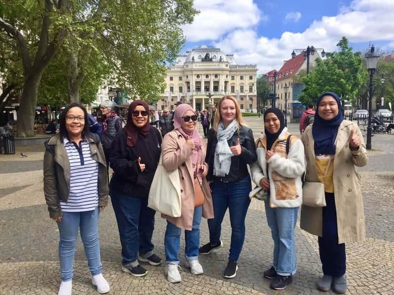 Bratislava: Guided Walking Tour with Castle Entry Ticket - Franciscan Square and Bratislava’s oldest building