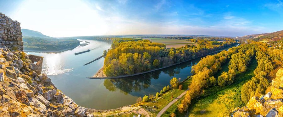 Bratislava: Slovakia Castle Photography Tour & Wine Tasting - Who will get the most from this tour