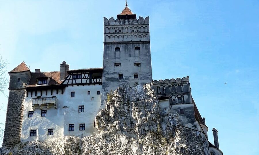 Bucharest: Bran Castle and Bear Sanctuary Small-Group Tour - How to prepare for the 8 to 10 hour day