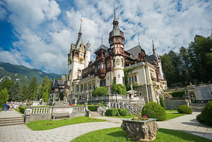 Bucharest: Day Trip 3 Castles Cantacuzino, Peles , Dracula’s - Bran Castle: separating Dracula from the fortress