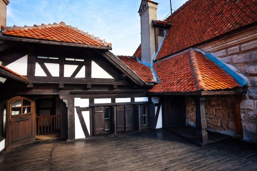 Bucharest: Day Trip to Dracula Castle, Peles Castle & Brașov - Peleș Castle: the day’s grandest stop