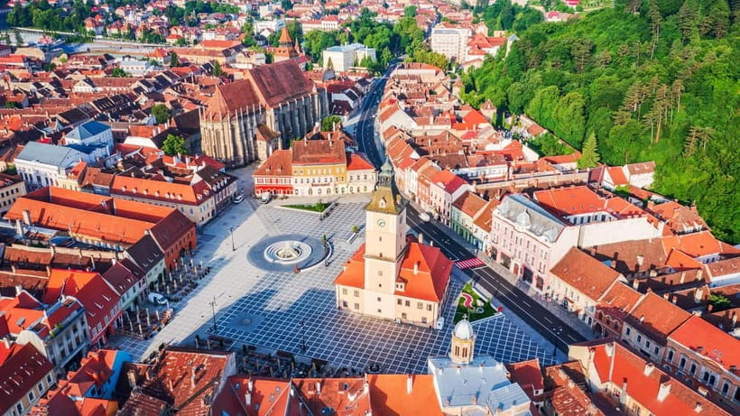 Bucharest : Dracula Castle, Peles Castle and Brasov Day Trip - Brașov: the most rewarding walking stop