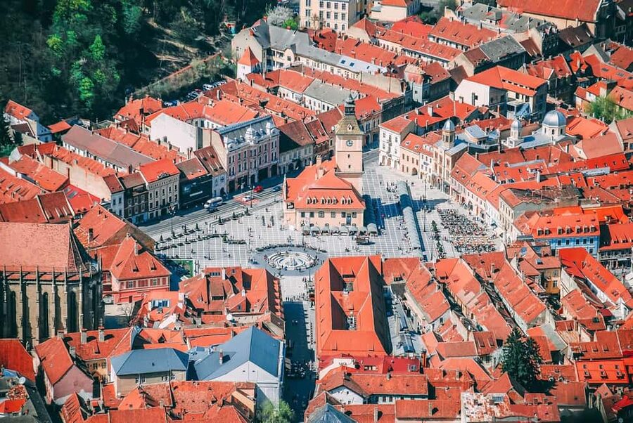 Bucharest : Dracula Castle, Peleș Castle & Brașov Day Trip - Who should book this castle tour?