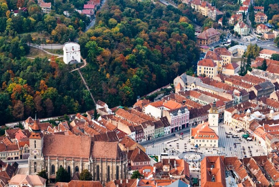 Bucharest: Dracula Castle, Peles Castle & Brasov Guided Tour - The early start and long road from Bucharest