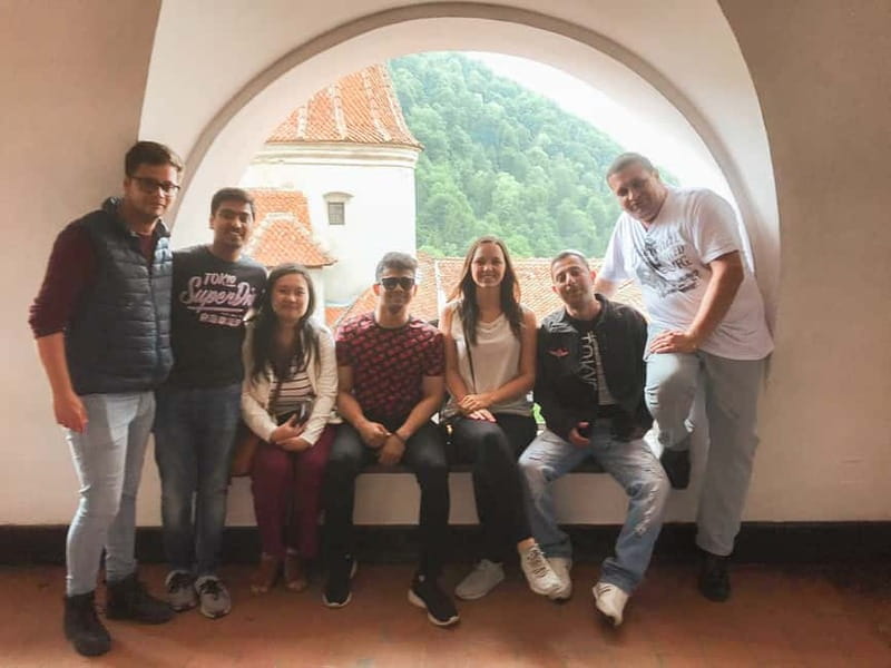Bucharest: Dracula's Castle, Peleș Castle & Brașov Day Trip - Who should book this outing?
