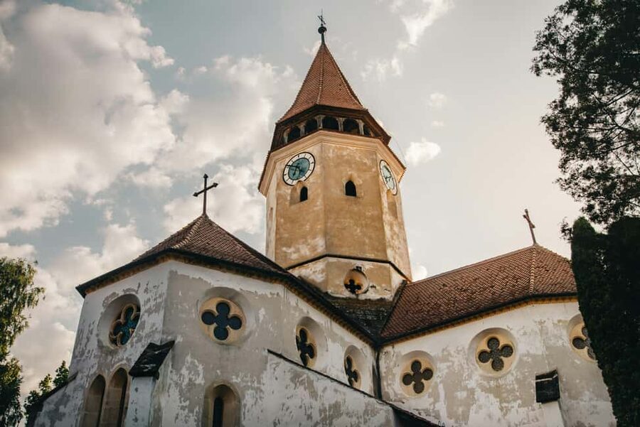 Bucharest:Dracula's Castle,''Wednesday''& Brasov Small Group - Who should choose this day trip?