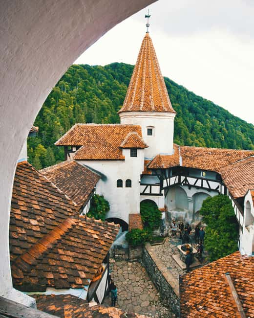 Bucharest:Dracula's Castle,''Wednesday''& Brasov Small Group - Cantacuzino Castle and the Wednesday connection