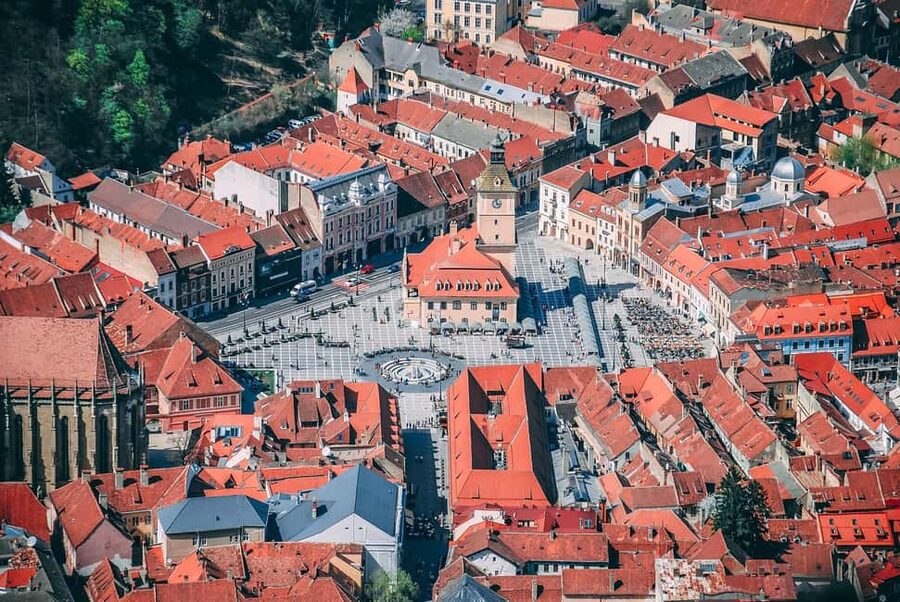 Bucharest: Peles Castle, Bran Castle & Brașov Day Tour - The long hours and how to handle them