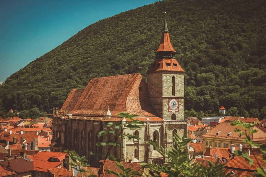 Bucharest: Peles Castle, Bran Castle & Brașov Day Tour - The human side of the guiding