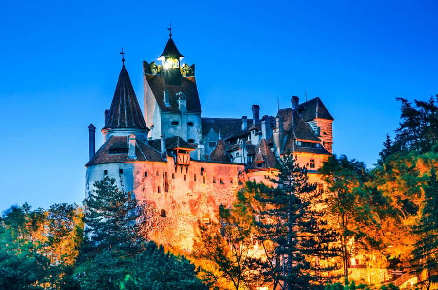 Bucharest: Peles Castle, Bran Castle & Brașov Day Tour - Peleș Castle, Romania’s royal showpiece