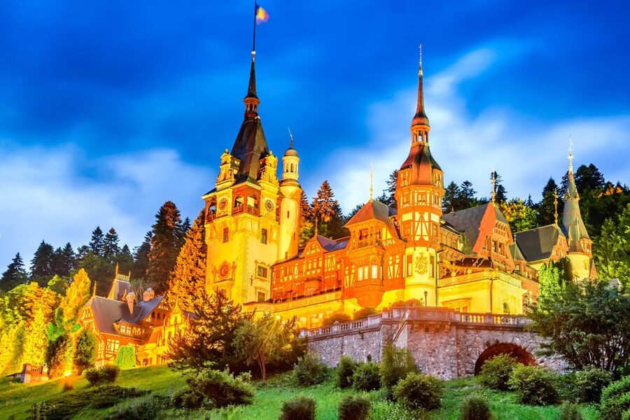 Bucharest: Peles & Dracula's Castle and Brasov Full-Day Trip - From Bucharest to the Carpathian foothills