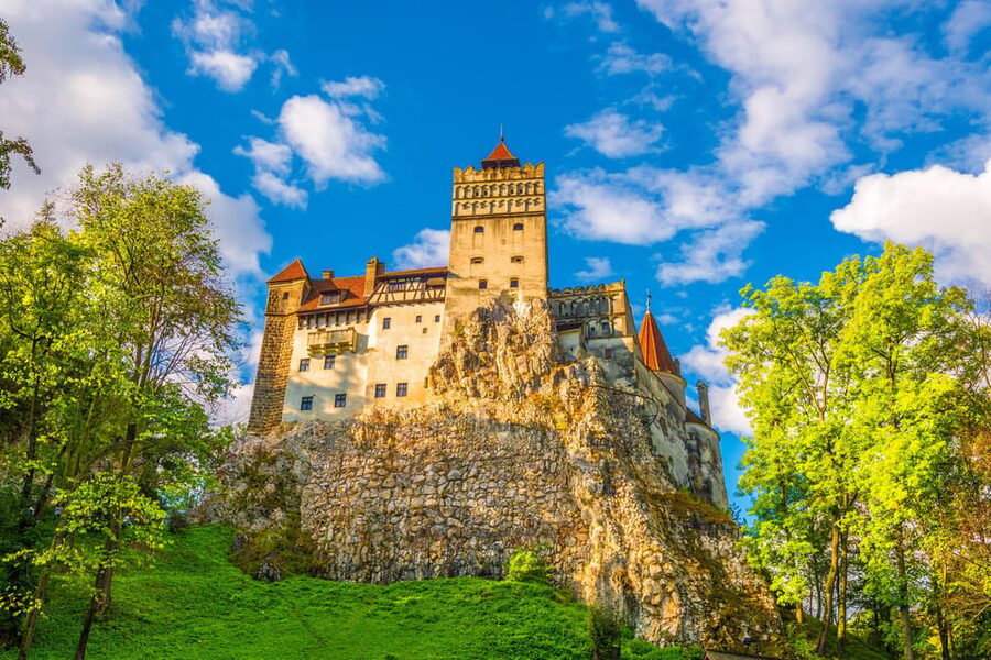 Bucharest: Peles & Dracula's Castle and Brasov Full-Day Trip - Peleș Castle, Romania’s royal showpiece