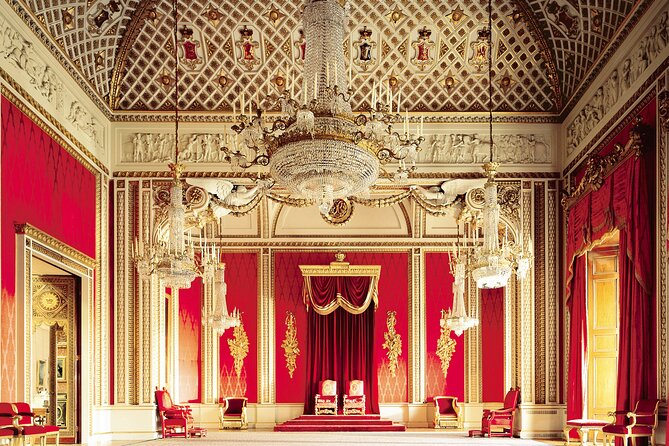 Buckingham Palace and Windsor Castle Escorted Tour from London - St George’s Chapel deserves first priority