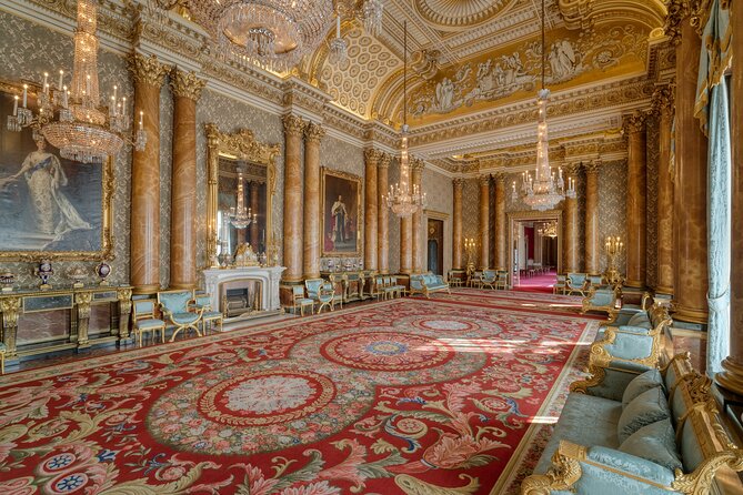Buckingham Palace and Windsor Castle Escorted Tour from London - The walk between the Palace and the Windsor departure