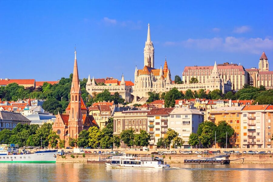 Buda Castle District and Matthias Church Private Tour - What the private guide adds