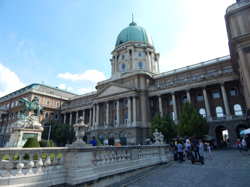 Buda Castle: Private Walking Tour - Ruszwurm cake and the missing details to confirm