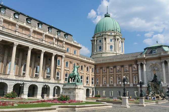 Buda Castle Private Walking Tour: A Kingdom of Many Nations - What the private price really buys you
