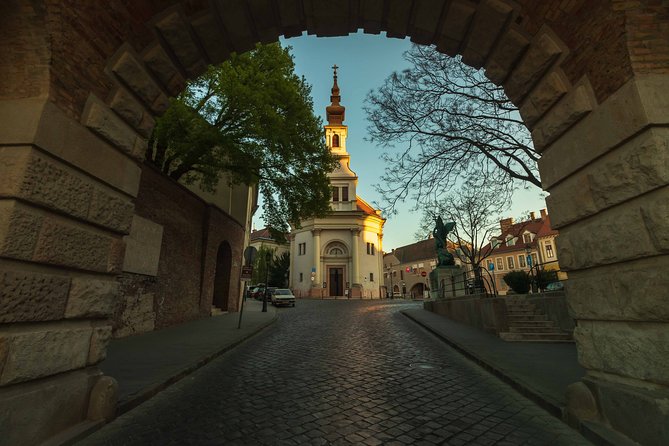 Buda Castle Quarter Walking Tour - Dísz Square and the quarter’s less obvious stories