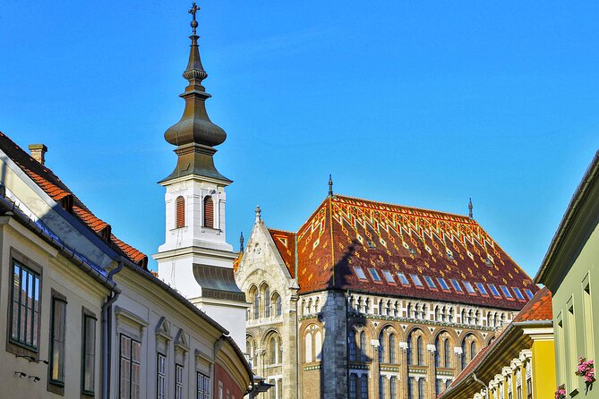 Buda Castle Walking Tour with Audioguide on Your Smartphone - Downloading the TouringBee app before arrival