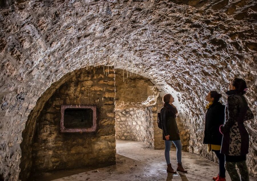 Budapest: Buda Castle Cave Tour - Why the Guides Matter So Much