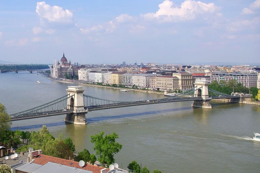 Budapest: Buda Castle District Walking Tour - Walking the old cobblestone streets