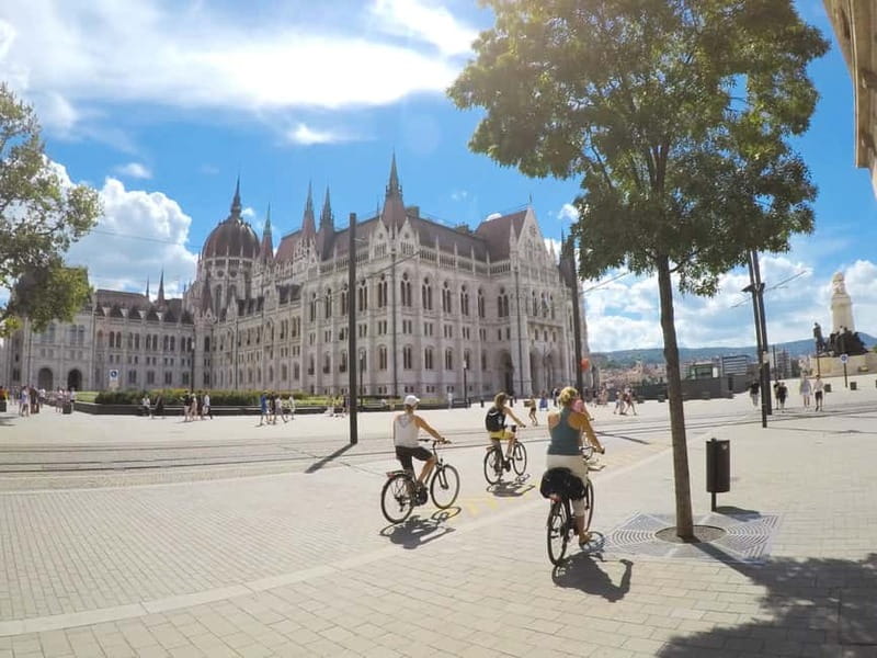 Budapest & Buda Castle e-Bike Tour with a local guide - Crossing the Danube toward Buda Castle