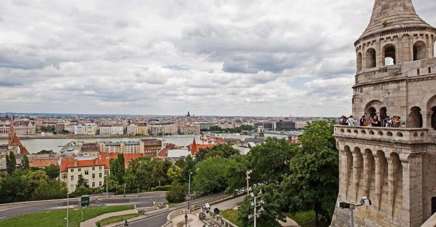 Budapest: Castle District Walk with Matthias Church Entry - Why this two-hour walk works well in Buda