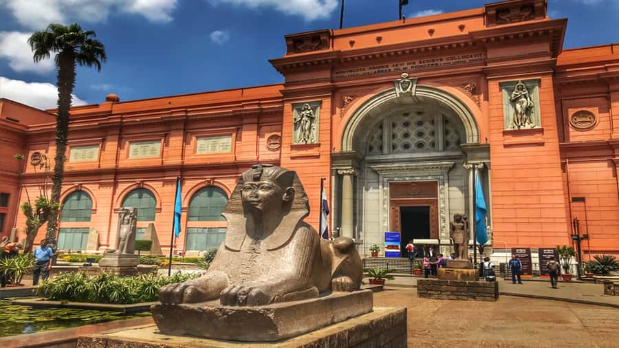 Cairo: Private Tour to Museum, Citadel & Coptic Churches - Lunch at a local restaurant