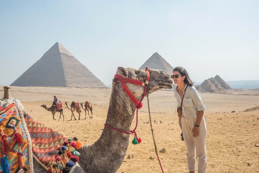 Cairo: Pyramids, Bazaar, Citadel Tour with Photographer - Khan El-Khalili after the monuments