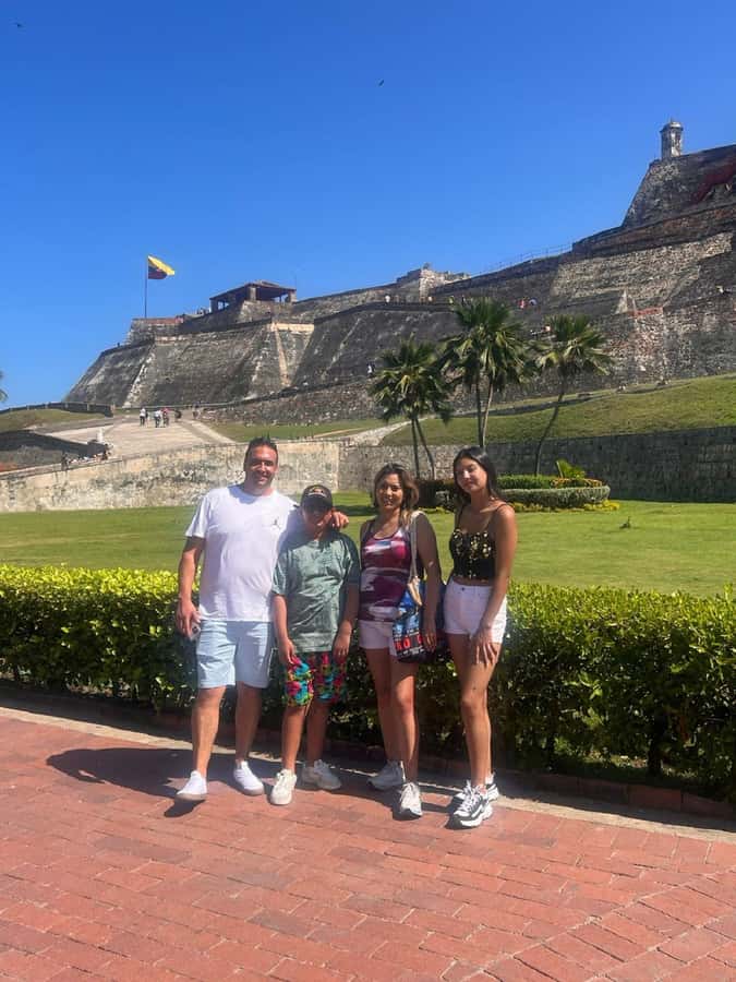 Cartagena: CITY TOUR IN ENGLISH, Old city, Monuments, Castle - Walking into the walled city