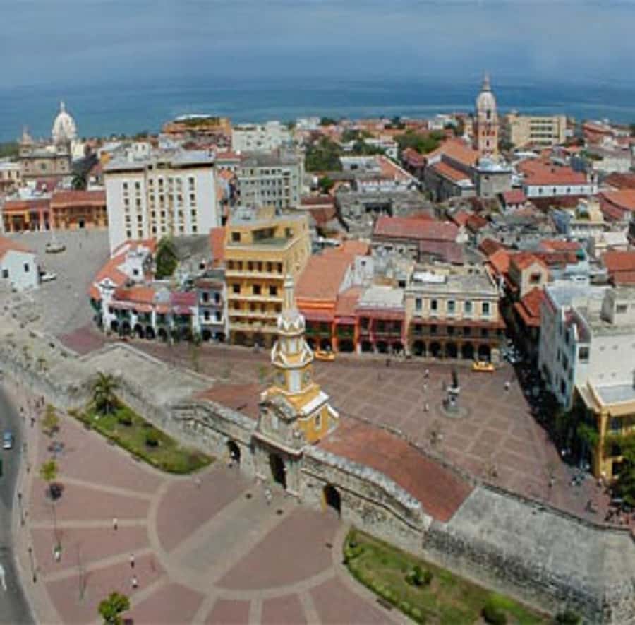 Cartagena City Tour with San Felipe Castle & Old Town Walk - Starting with San Felipe Castle and its military tunnels