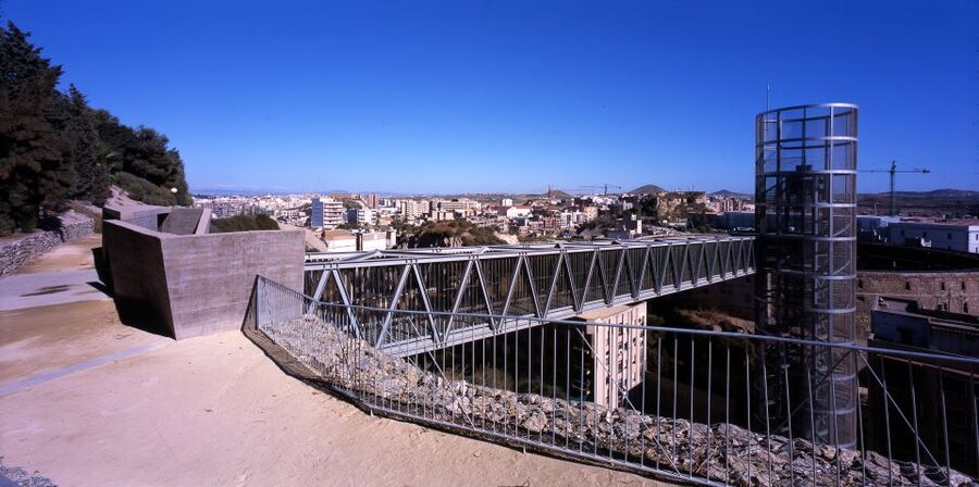 Cartagena: Panoramic Lift & Conception Castle Ticket - Riding the Panoramic Lift 45 meters uphill