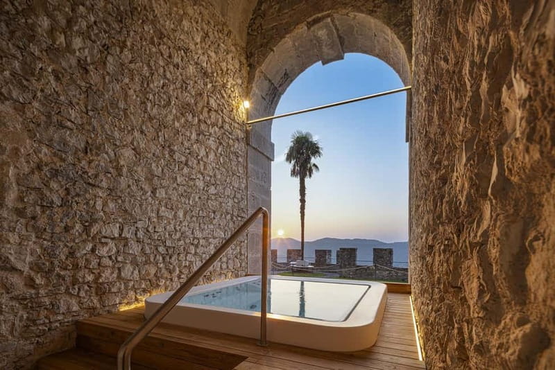 CastelBrando: Relax at a Spa inside an ancient castle - Arriving from the downhill parking area