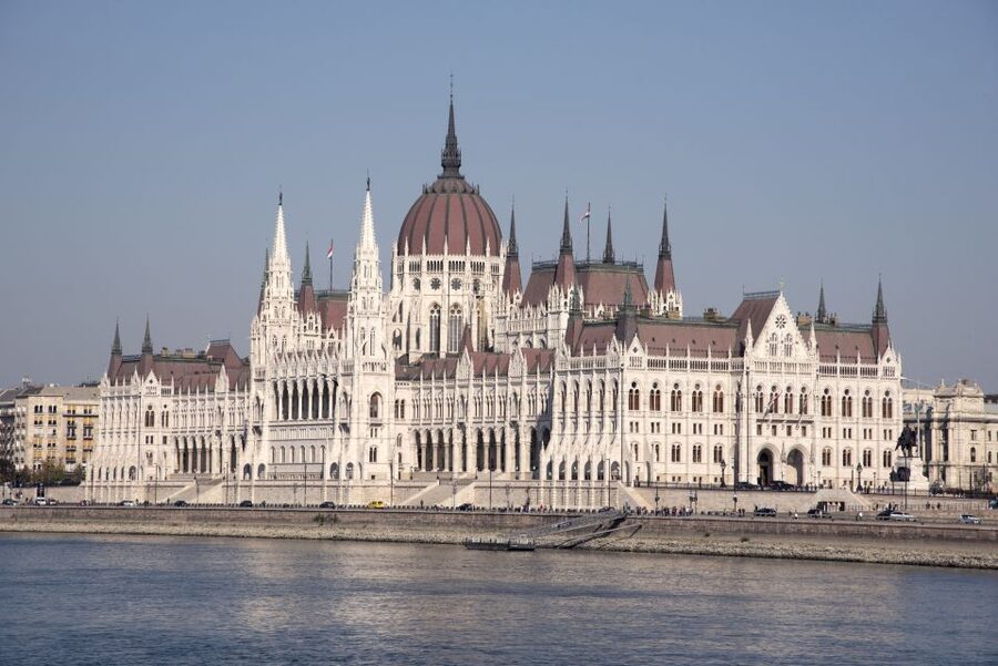 Castle District & Pest Driving Tour with Danube River Cruise - Heroes’ Square and City Park
