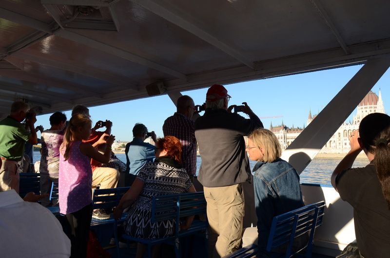 Castle District & Pest Driving Tour with Danube River Cruise - Guides, languages, and the pace of explanations