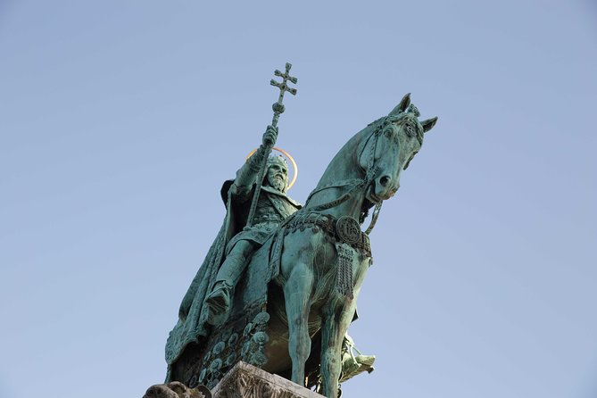 Castle District tour with Matthias Church Ticket & Cake & Coffee - Buda Castle and the royal setting
