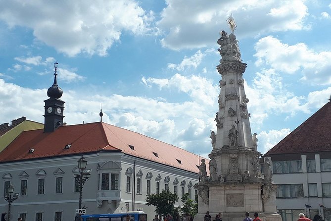 Castle district walk with legends - Around Matthias Church and its unusual details