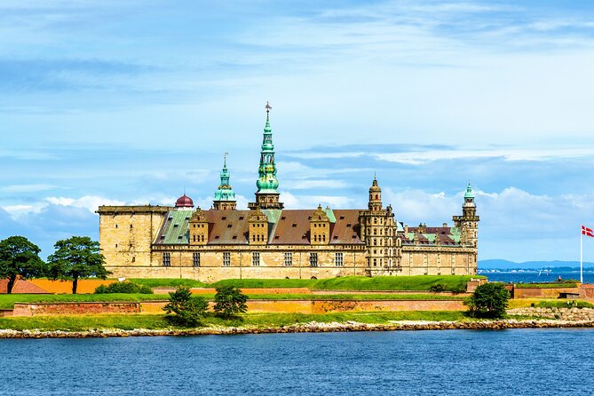 Castles of Kronborg and Frederiksborg from Copenhagen by Car - Choosing the 5-hour guided Kronborg visit