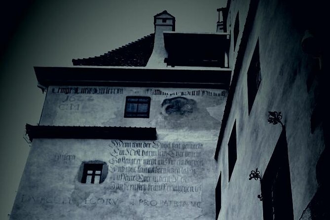 Castles Tours from Brasov - Bran Castle: Dracula, narrow passages, and a busy setting