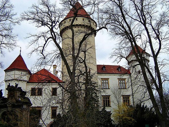 Cesky Krumlov Private day trip from Prague with Lunch and Castle admission - Why Cesky Krumlov works as a long day from Prague
