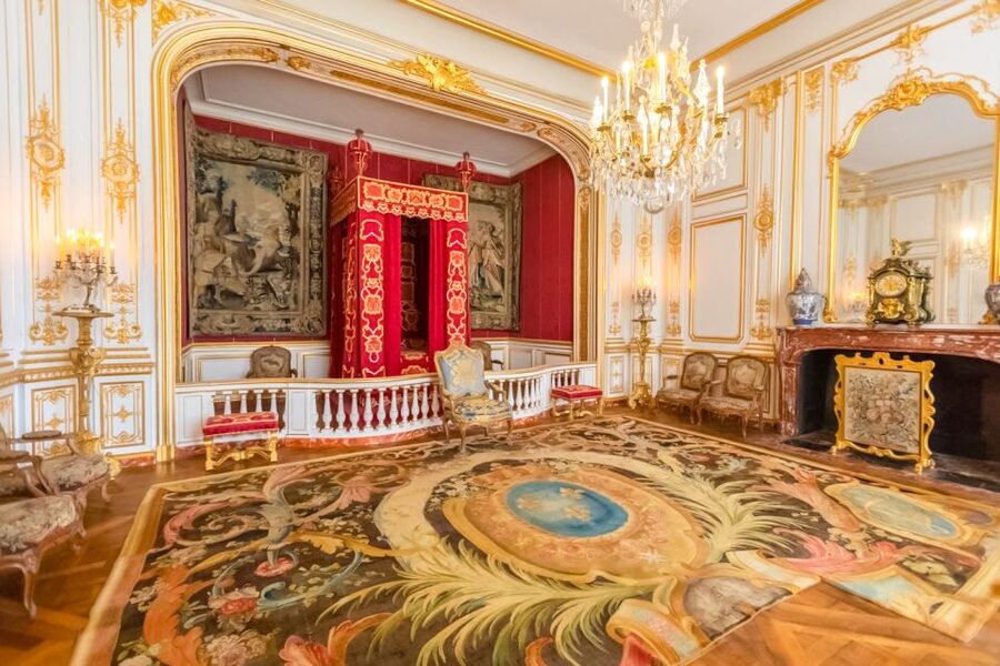 Chambord: Private Guided Tour of the Castle + Reserved Entry - A two-hour route through the castle