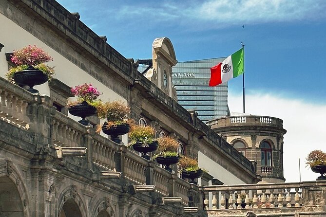 Chapultepec Castle & Anthropology Museum Prívate Tour - Starting at the Estela de Luz on Reforma Avenue